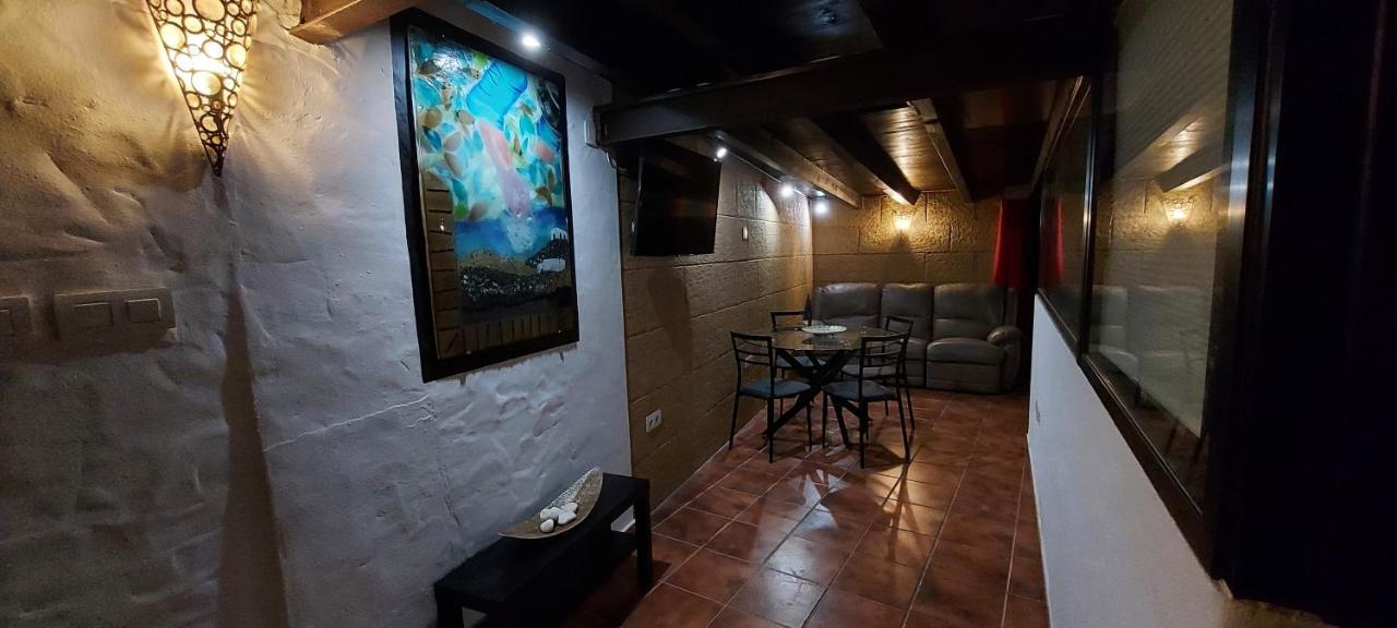 Aloelux Villa !! - Private Villa With Pool , Jacuzzi, Cinema, Massage ,Wonderful View, Art Desing Villa Tías Exteriör bild