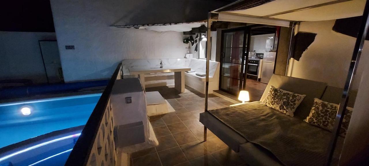 Aloelux Villa !! - Private Villa With Pool , Jacuzzi, Cinema, Massage ,Wonderful View, Art Desing Villa Tías Exteriör bild