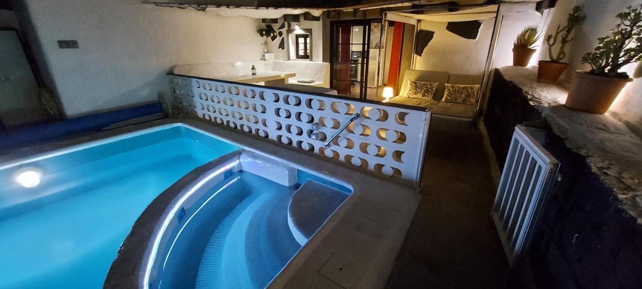 Aloelux Villa !! - Private Villa With Pool , Jacuzzi, Cinema, Massage ,Wonderful View, Art Desing Villa Tías Exteriör bild