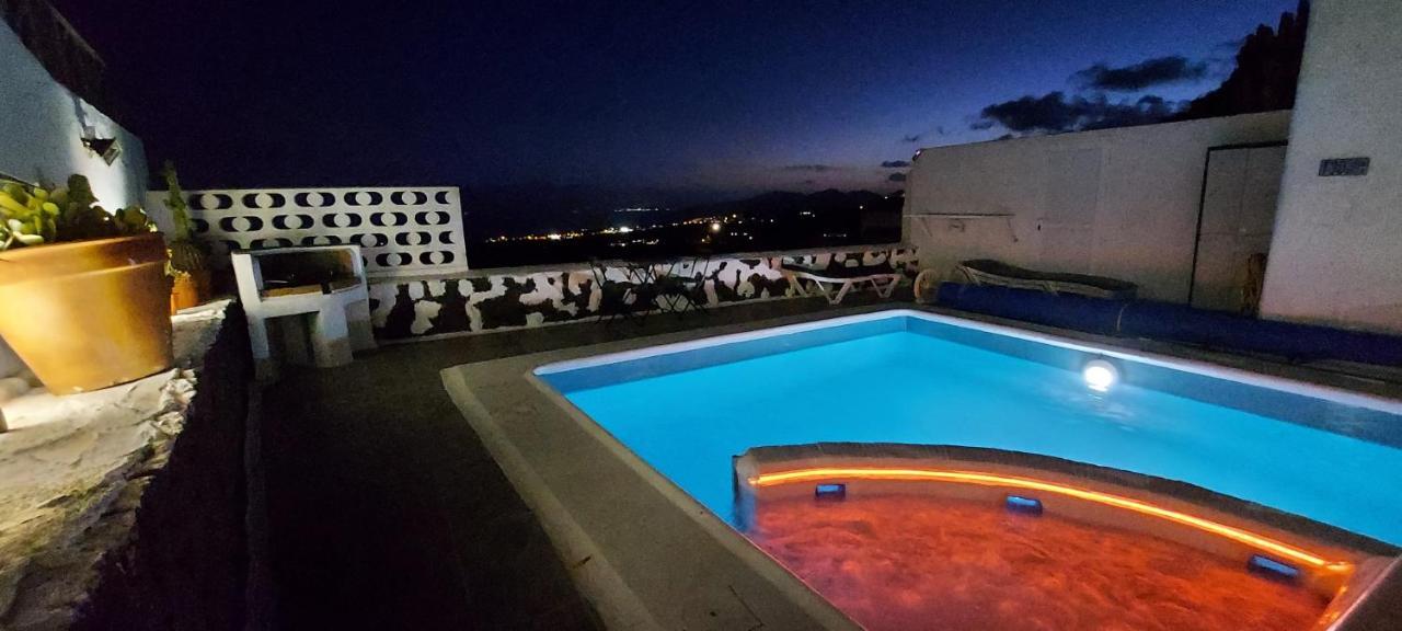 Aloelux Villa !! - Private Villa With Pool , Jacuzzi, Cinema, Massage ,Wonderful View, Art Desing Villa Tías Exteriör bild