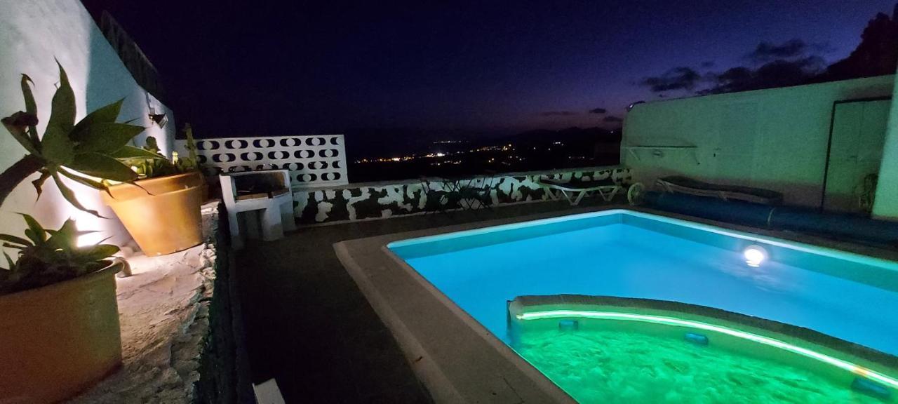 Aloelux Villa !! - Private Villa With Pool , Jacuzzi, Cinema, Massage ,Wonderful View, Art Desing Villa Tías Exteriör bild