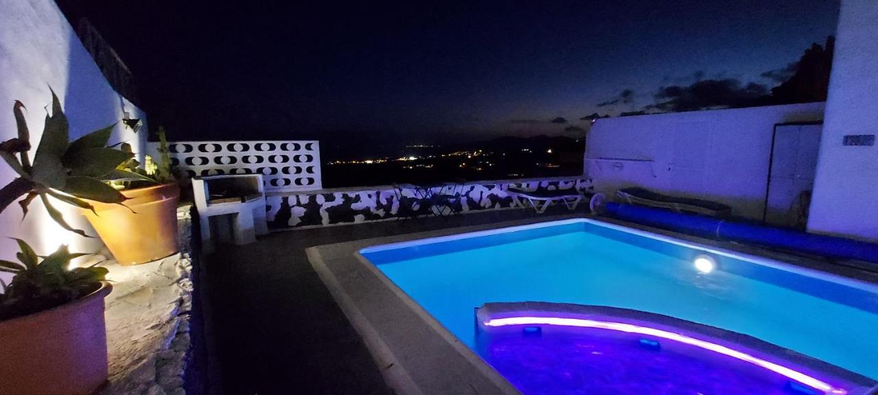 Aloelux Villa !! - Private Villa With Pool , Jacuzzi, Cinema, Massage ,Wonderful View, Art Desing Villa Tías Exteriör bild