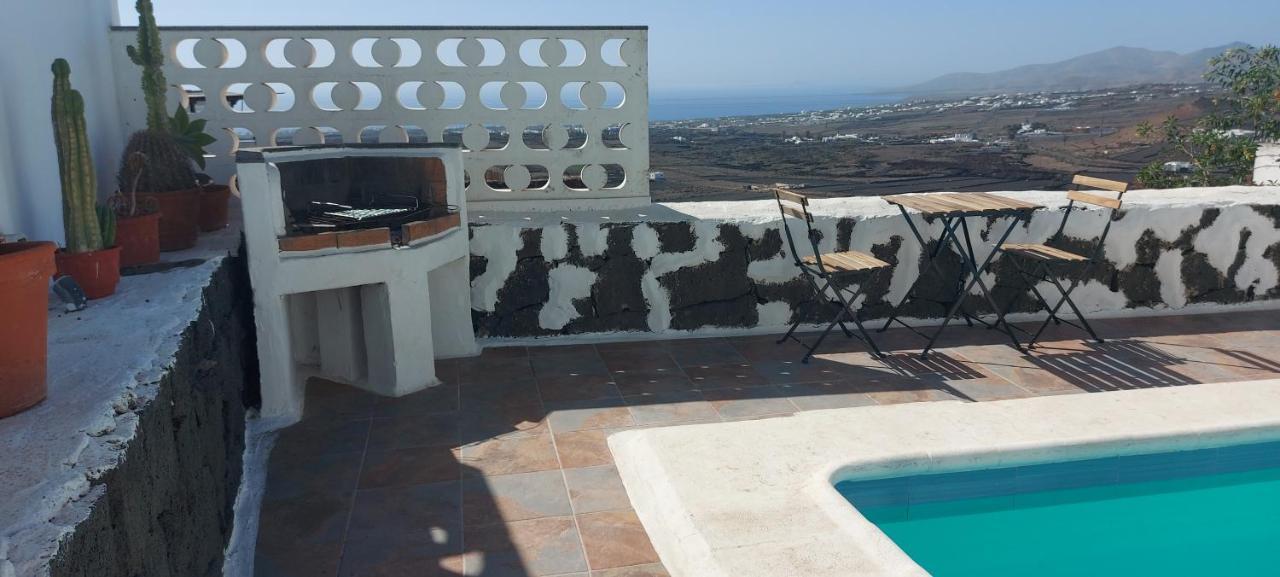 Aloelux Villa !! - Private Villa With Pool , Jacuzzi, Cinema, Massage ,Wonderful View, Art Desing Villa Tías Exteriör bild